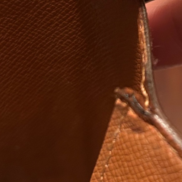 Authentic Louis Vuitton Monogram Portefeiulle Sarah long bifold wallet. - Picture 13 of 15